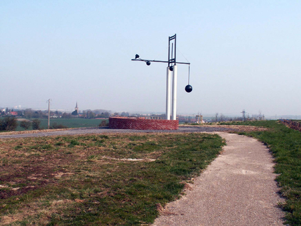 image004